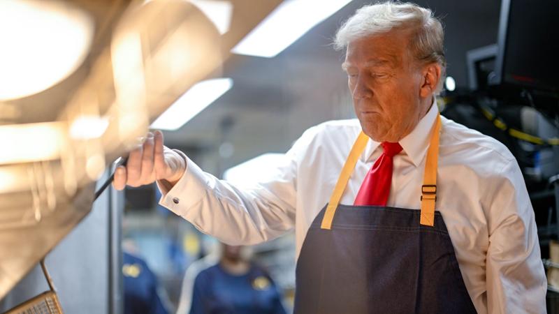 Trump mans the fryer at Pennsylvania McDonalds