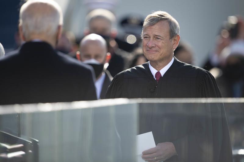 Chief Justice Roberts warns of threats to judges in annual report