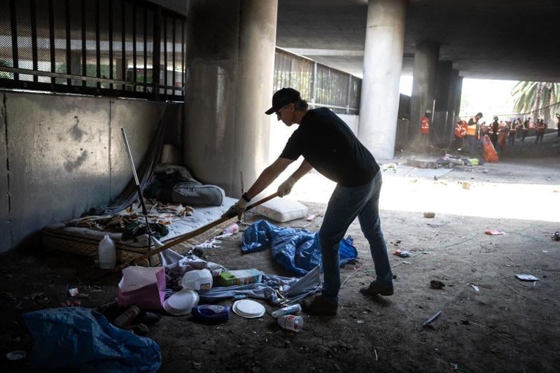 CA spent $37B on homeless, lacks results data; $13B possibly spent on outsiders