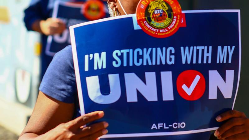 Lawmakers propose banning all federal labor unions